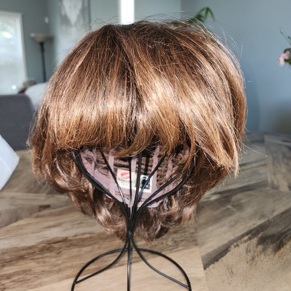 Eva Gabor Brown Short Straight Tapered Wig - Picture 5 of 10